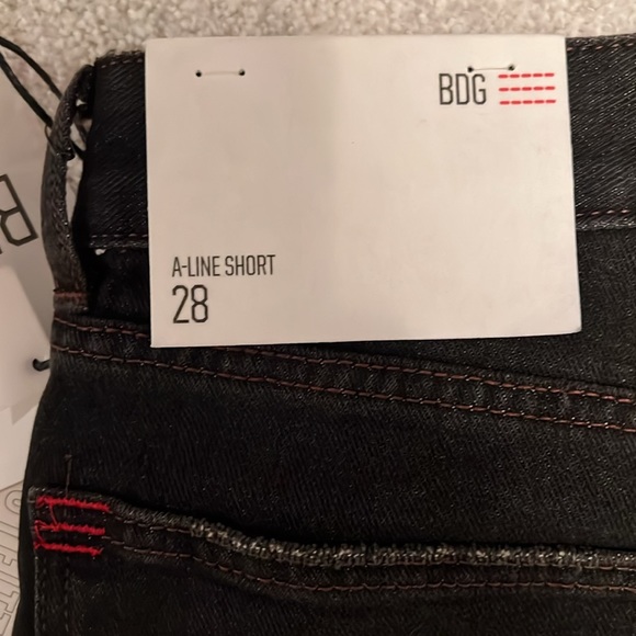 Black denim shorts - Picture 4 of 5